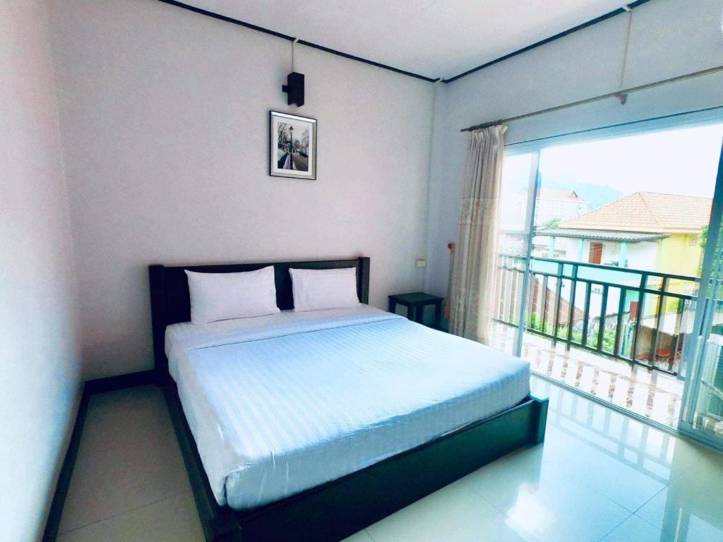 Phou Ang Kham 2 Hotel Vang Vieng Esterno foto