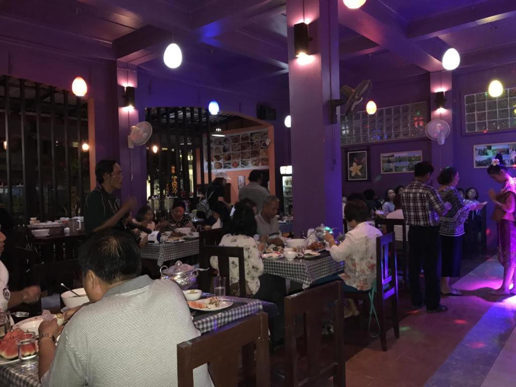 Phou Ang Kham 2 Hotel Vang Vieng Esterno foto