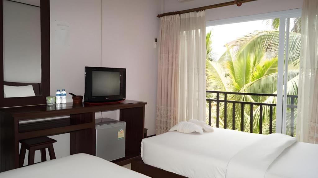 Phou Ang Kham 2 Hotel Vang Vieng Esterno foto
