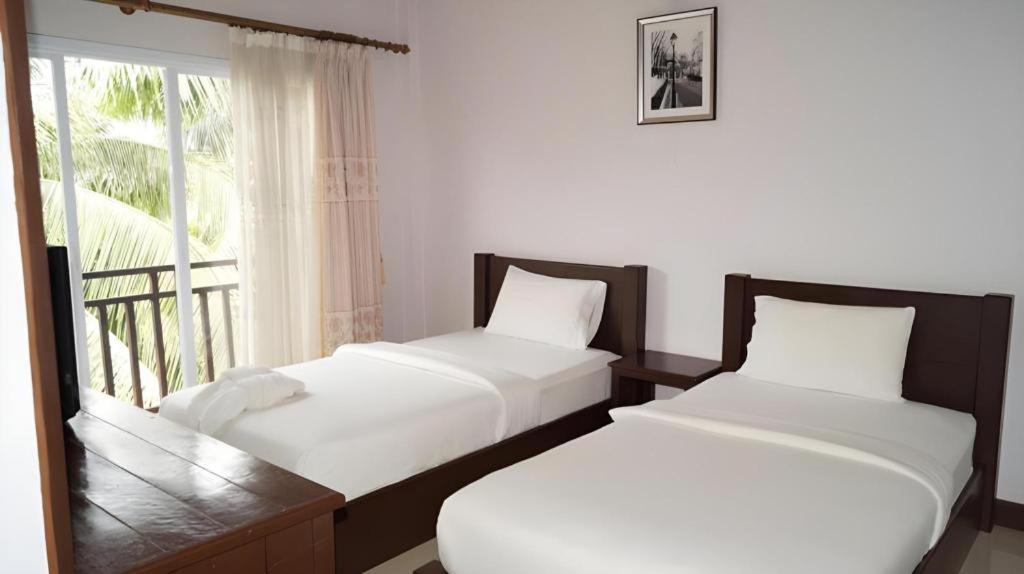 Phou Ang Kham 2 Hotel Vang Vieng Esterno foto
