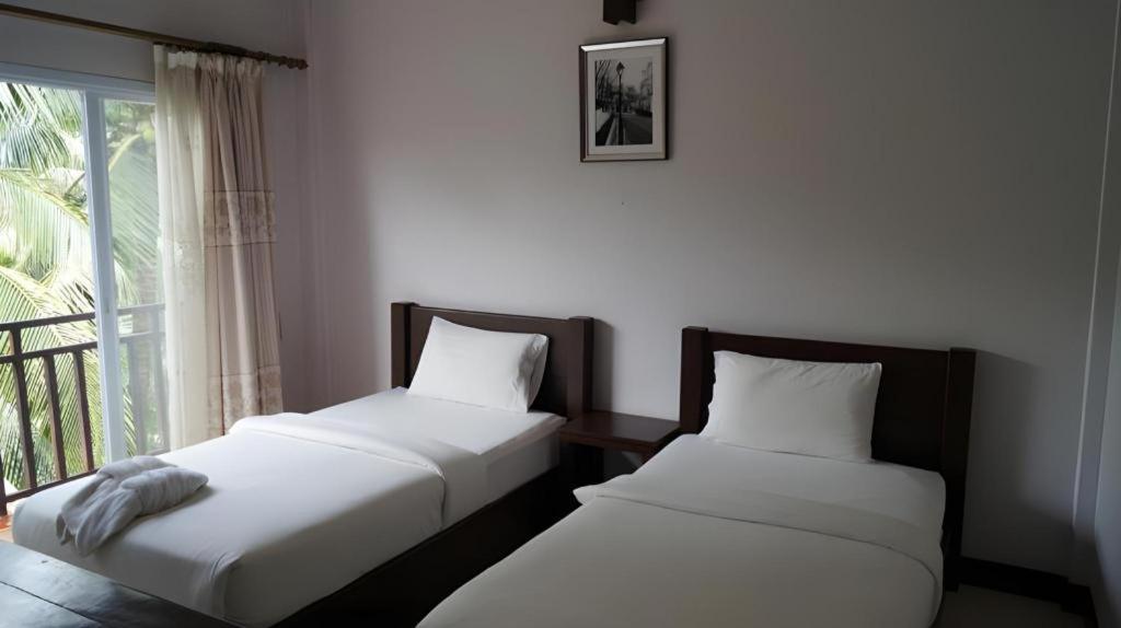 Phou Ang Kham 2 Hotel Vang Vieng Esterno foto
